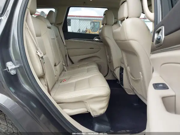 1C4RJEBG4HC718897 2017 JEEP GRAND CHEROKEE - Image 8