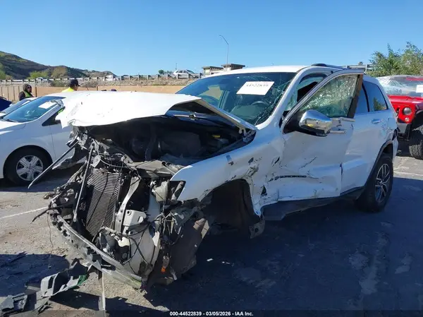 1C4RJEBG4JC157865 2018 JEEP GRAND CHEROKEE - Image 2