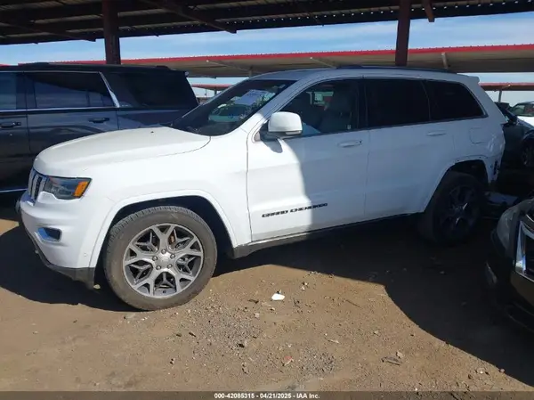 1C4RJEBG4JC181745 2018 JEEP GRAND CHEROKEE - Image 2