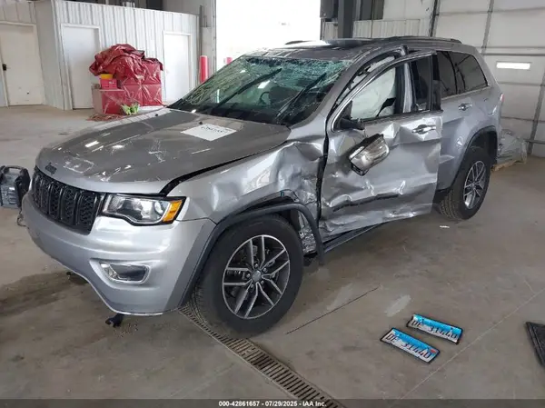 1C4RJEBG5HC677065 2017 JEEP GRAND CHEROKEE - Image 2