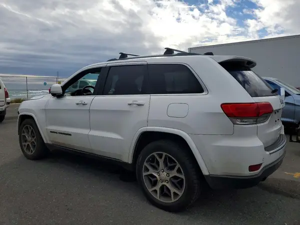 1C4RJEBG8JC168304 2018 JEEP GRAND CHEROKEE - Image 2