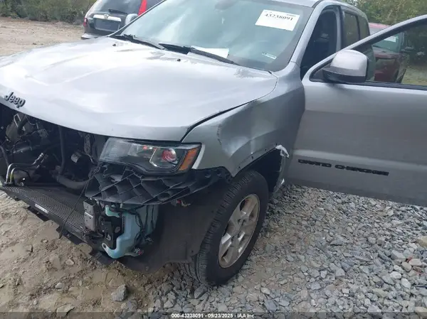1C4RJFAG0HC704602 2017 JEEP GRAND CHEROKEE - Image 2