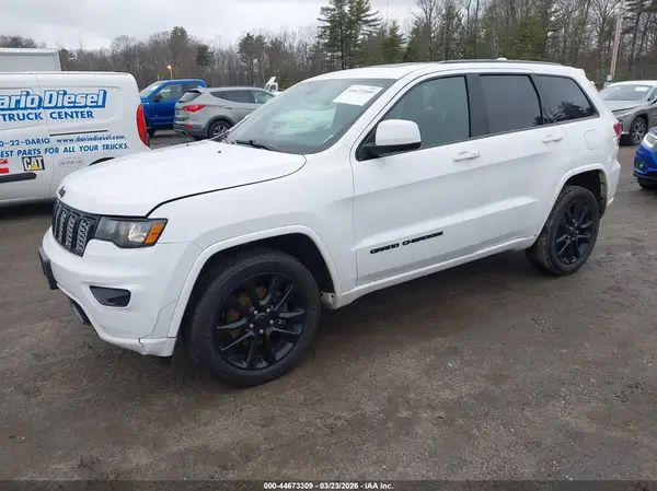 1C4RJFAG0HC704678 2017 JEEP GRAND CHEROKEE - Image 2