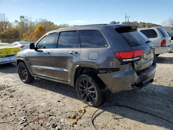 1C4RJFAG0HC768011 2017 JEEP GRAND CHEROKEE - Image 2