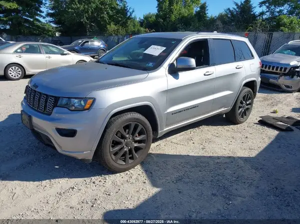 1C4RJFAG0HC861899 2017 JEEP GRAND CHEROKEE - Image 2
