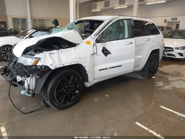 1C4RJFAG0HC881425 2017 JEEP GRAND CHEROKEE - Image 2