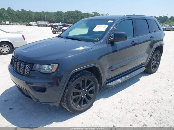 1C4RJFAG0HC886365 2017 JEEP GRAND CHEROKEE - Image 2