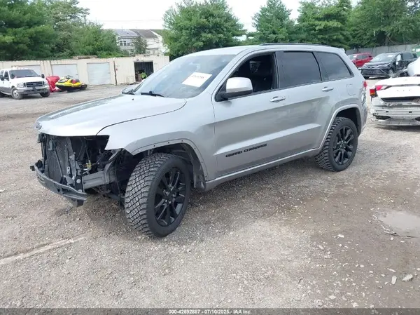 1C4RJFAG0HC925004 2017 JEEP GRAND CHEROKEE - Image 2