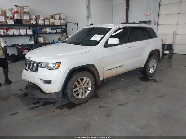 1C4RJFAG0HC963073 2017 JEEP GRAND CHEROKEE - Image 2