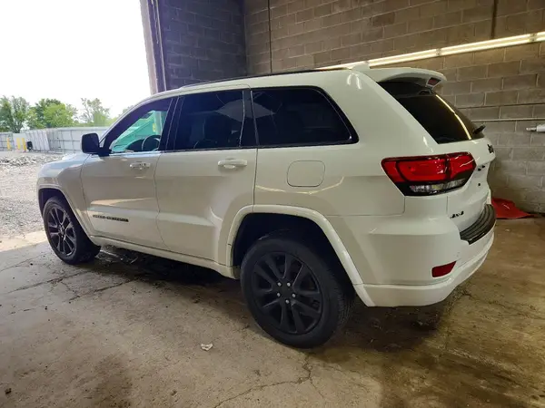 1C4RJFAG0JC121565 2018 JEEP GRAND CHEROKEE - Image 2