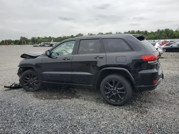 1C4RJFAG0JC165677 2018 JEEP GRAND CHEROKEE - Image 2