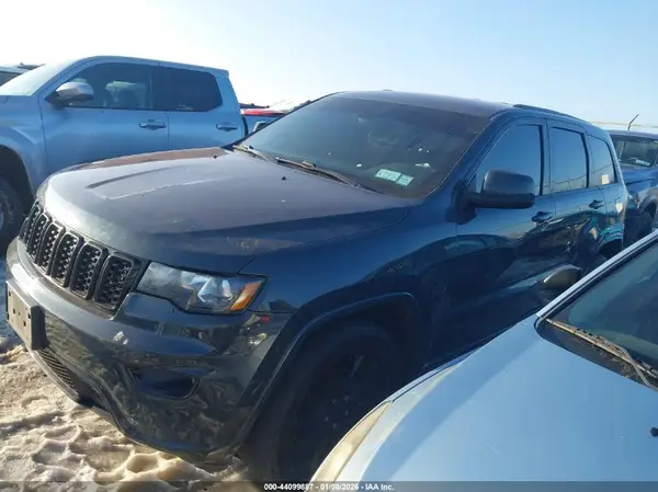 1C4RJFAG0JC263267 2018 JEEP GRAND CHEROKEE - Image 2