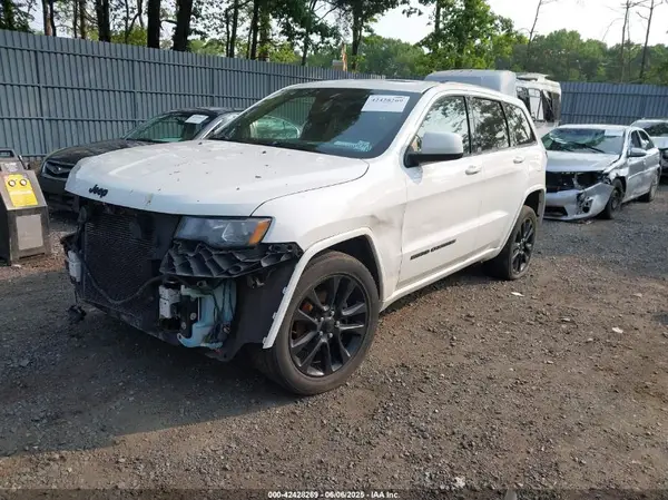 1C4RJFAG0JC272650 2018 JEEP GRAND CHEROKEE - Image 2