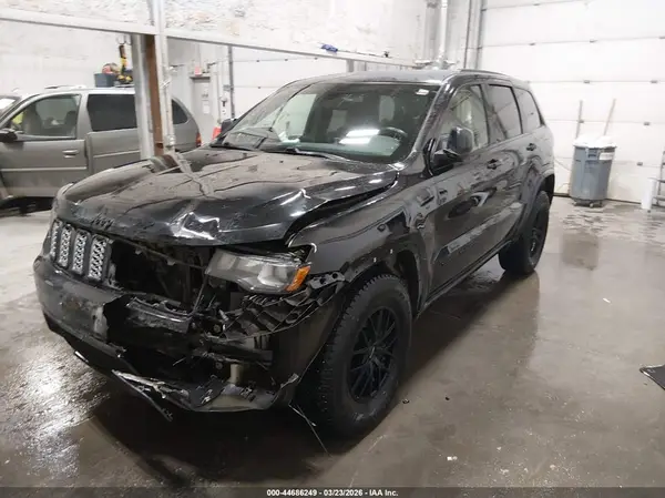 1C4RJFAG0JC331065 2018 JEEP GRAND CHEROKEE - Image 2