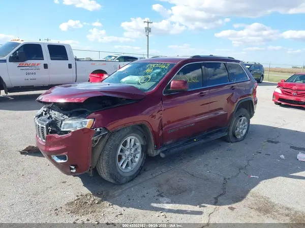 1C4RJFAG0JC431957 2018 JEEP GRAND CHEROKEE - Image 2