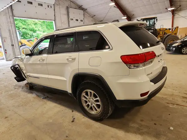1C4RJFAG0JC477028 2018 JEEP GRAND CHEROKEE - Image 2