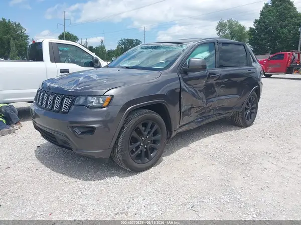 1C4RJFAG0LC366823 2020 JEEP GRAND CHEROKEE - Image 2