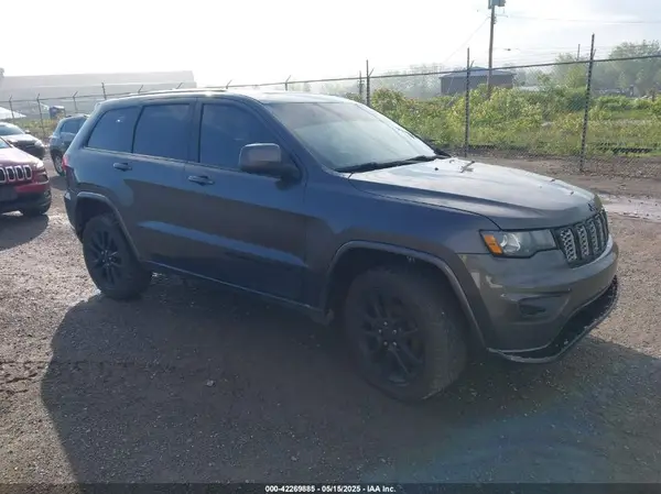 1C4RJFAG1HC744669 2017 JEEP GRAND CHEROKEE - Image 1