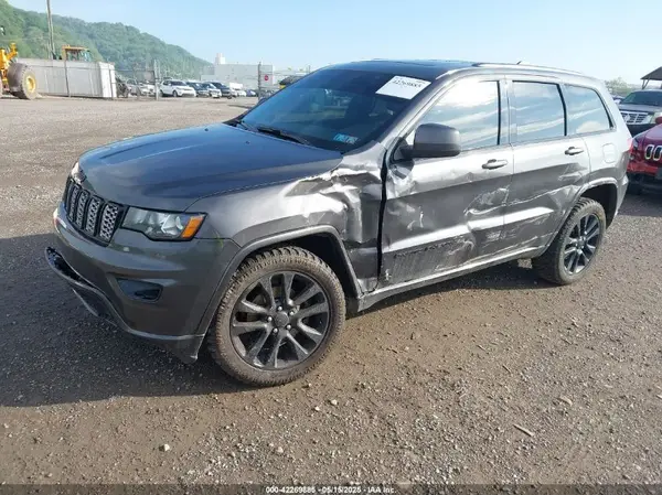 1C4RJFAG1HC744669 2017 JEEP GRAND CHEROKEE - Image 2