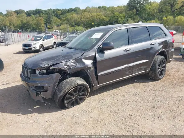 1C4RJFAG1HC861667 2017 JEEP GRAND CHEROKEE - Image 2