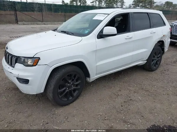 1C4RJFAG1HC929692 2017 JEEP GRAND CHEROKEE - Image 2