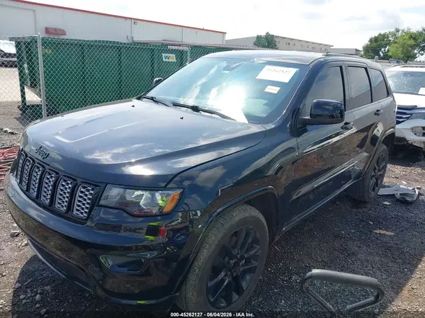 1C4RJFAG1HC932673 2017 JEEP GRAND CHEROKEE - Image 2