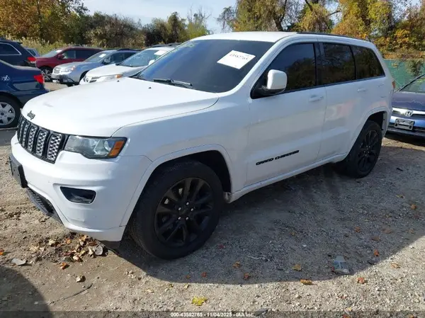 1C4RJFAG1HC938568 2017 JEEP GRAND CHEROKEE - Image 2