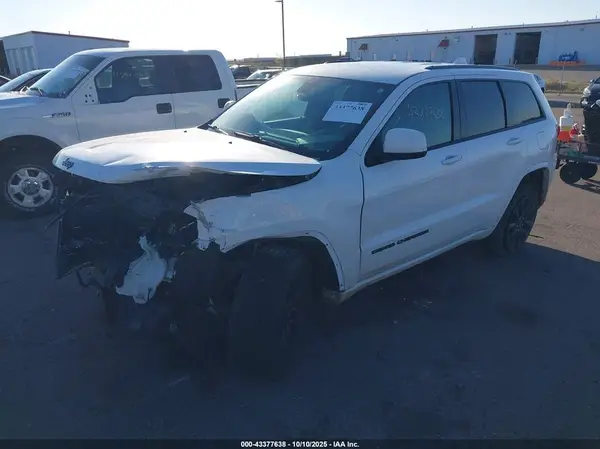 1C4RJFAG1JC123079 2018 JEEP GRAND CHEROKEE - Image 2