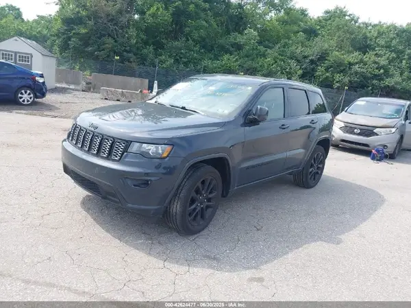 1C4RJFAG1JC135927 2018 JEEP GRAND CHEROKEE - Image 2