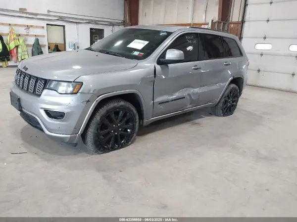1C4RJFAG1JC249720 2018 JEEP GRAND CHEROKEE - Image 2