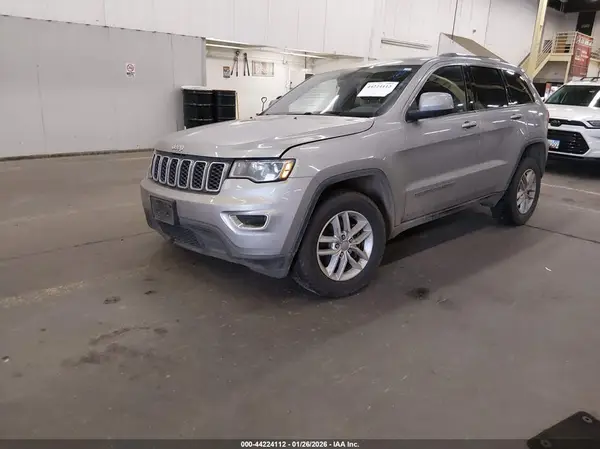 1C4RJFAG1JC268235 2018 JEEP GRAND CHEROKEE - Image 2