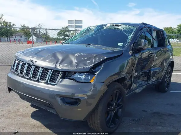 1C4RJFAG1KC771703 2019 JEEP GRAND CHEROKEE - Image 2