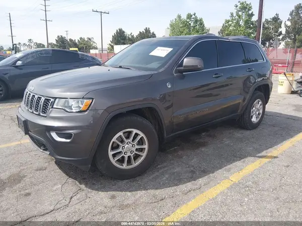 1C4RJFAG1KC828272 2019 JEEP GRAND CHEROKEE - Image 2