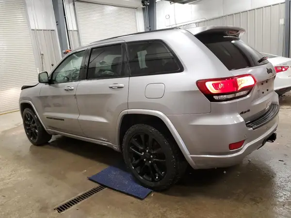 1C4RJFAG1LC374784 2020 JEEP GRAND CHEROKEE - Image 2