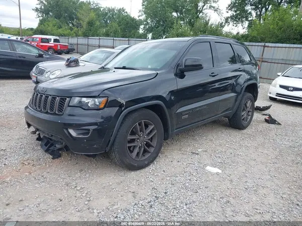 1C4RJFAG2HC657623 2017 JEEP GRAND CHEROKEE - Image 2