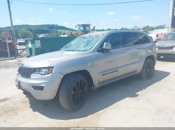 1C4RJFAG2HC714631 2017 JEEP GRAND CHEROKEE - Image 2