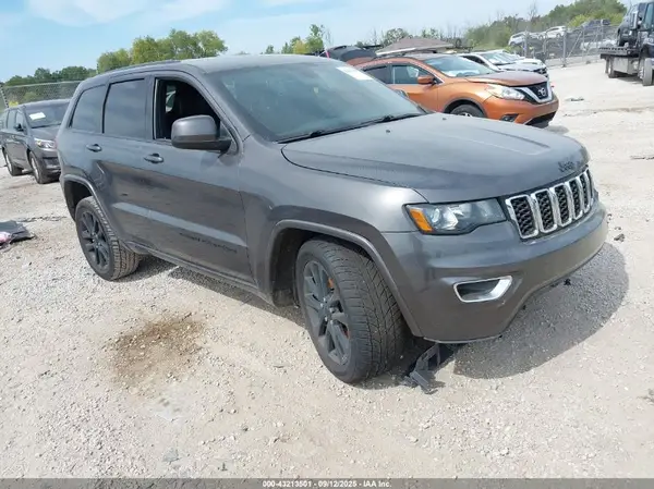 1C4RJFAG2JC139873 2018 JEEP GRAND CHEROKEE - Image 1
