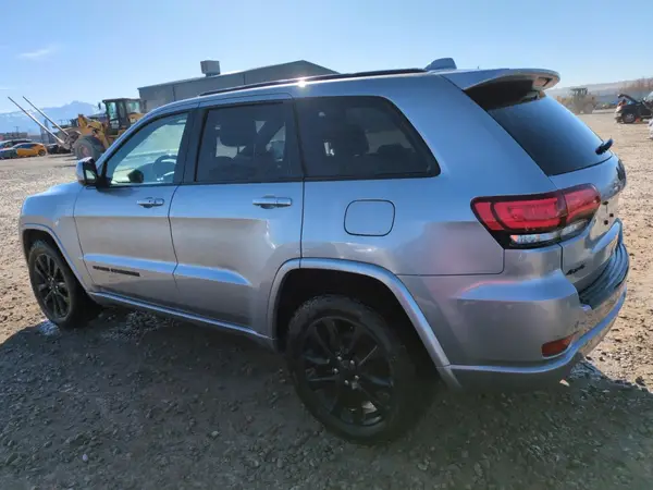1C4RJFAG2JC152428 2018 JEEP GRAND CHEROKEE - Image 2