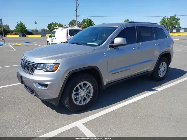 1C4RJFAG2JC161923 2018 JEEP GRAND CHEROKEE - Image 2