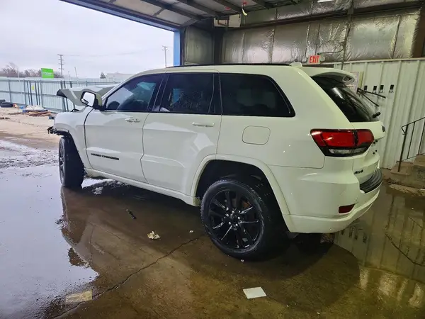 1C4RJFAG2JC217326 2018 JEEP GRAND CHEROKEE - Image 2