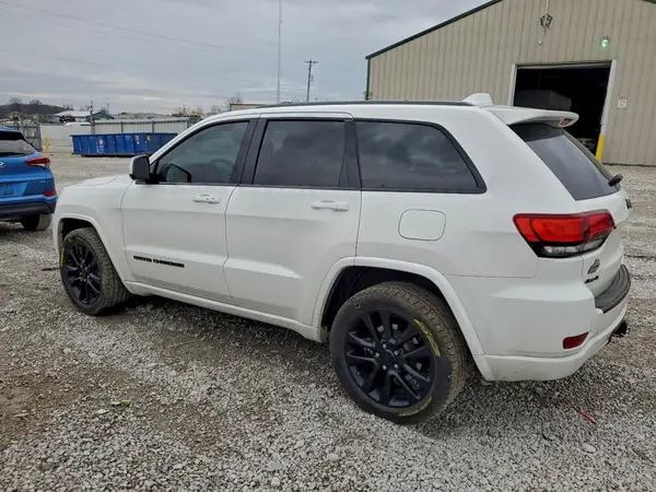 1C4RJFAG2JC220520 2018 JEEP GRAND CHEROKEE - Image 2