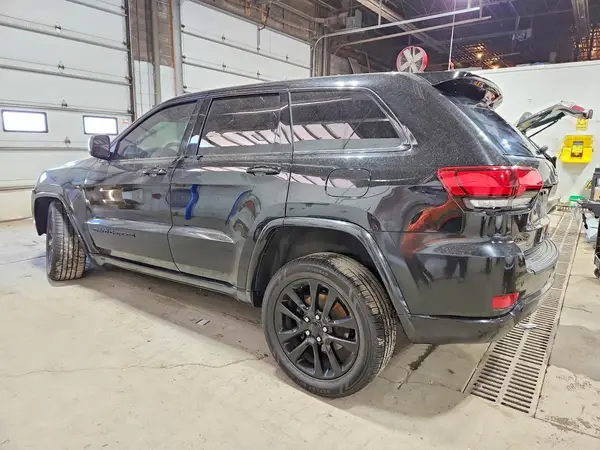 1C4RJFAG2JC501779 2018 JEEP GRAND CHEROKEE - Image 2