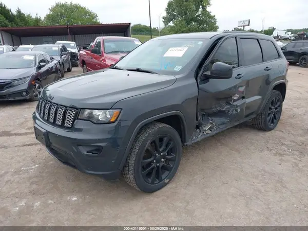 1C4RJFAG3HC744897 2017 JEEP GRAND CHEROKEE - Image 2