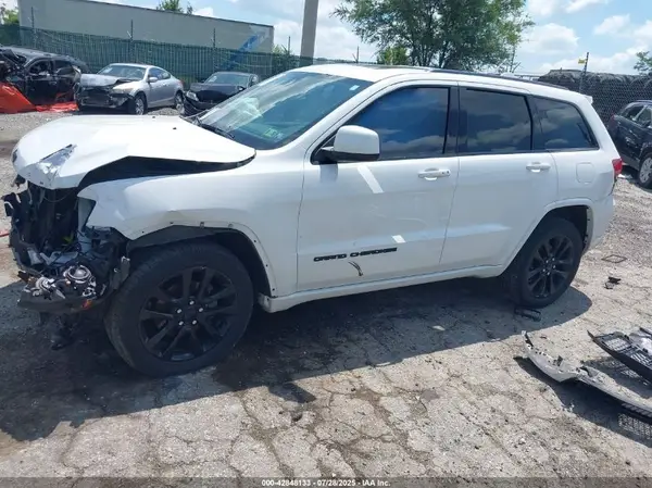1C4RJFAG3HC760596 2017 JEEP GRAND CHEROKEE - Image 2