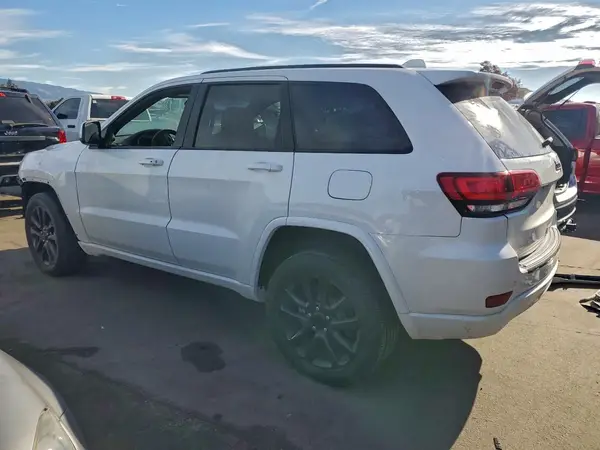 1C4RJFAG3JC103903 2018 JEEP GRAND CHEROKEE - Image 2