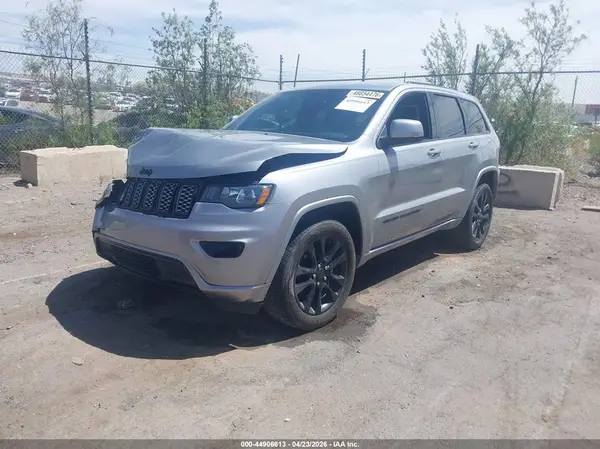 1C4RJFAG3JC124444 2018 JEEP GRAND CHEROKEE - Image 2