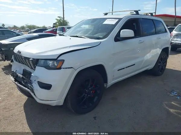 1C4RJFAG3JC204164 2018 JEEP GRAND CHEROKEE - Image 2