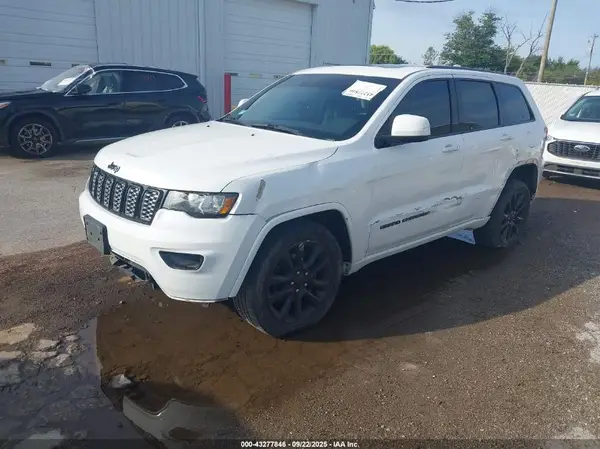 1C4RJFAG3JC220672 2018 JEEP GRAND CHEROKEE - Image 2