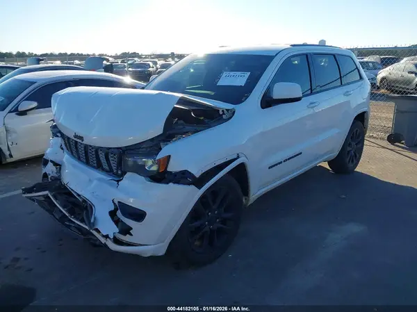 1C4RJFAG3JC238282 2018 JEEP GRAND CHEROKEE - Image 2