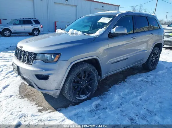 1C4RJFAG3JC302935 2018 JEEP GRAND CHEROKEE - Image 2